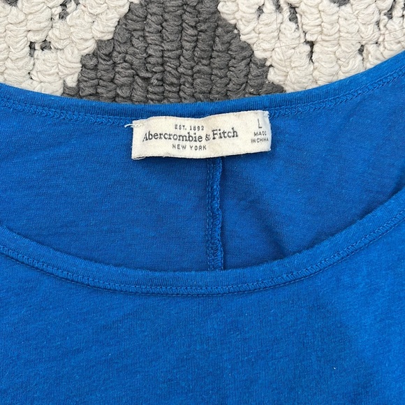 Abercrombie & Fitch 3/4 sleeve short front long back blue shirt size L - Picture 2 of 5